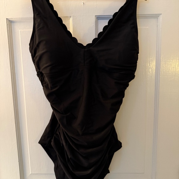 Shade & Shore Long Torso Full Coverage Tummy Control Swimsuit - Picture 9 of 10